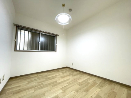 アネックスヒルズ川越の洋室|※居室天井の照明は入居時に撤去いたします。