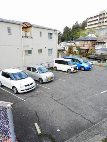 エルディム神明の駐車場|カースペースがあります