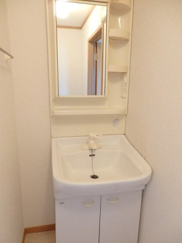 プロヴァンスＡの洗面所|忙しい朝には欠かせない洗面所です