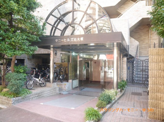 【エントランス】 | 清廉とされたエントランスになっています。