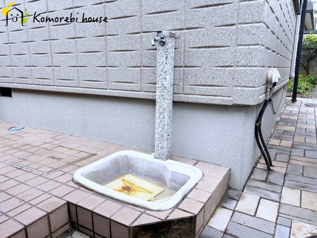 上尾市弁財　中古戸建のその他|水やりやお掃除に便利な外水栓です。