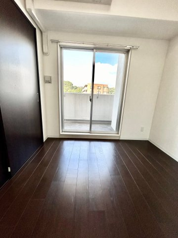 MCOURT江坂の寝室