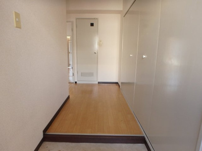 【玄関】 | クリスタルパレス | ゆったりとした玄関です