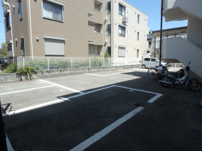 【駐車場】 | クリスタルパレス | 駐車スペースもあります
