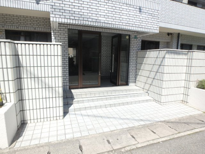 【エントランス】 | クリスタルパレス