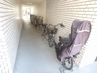 【その他共用部分】 | クリスタルパレス | 駐輪スペースです