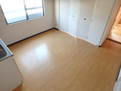 【居間・リビング】 | クリスタルパレス | 居間です