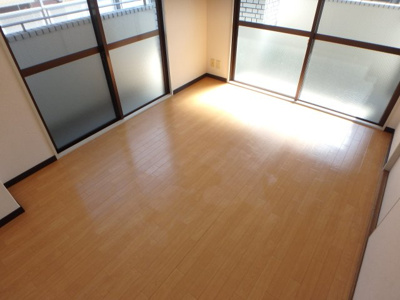 【居間・リビング】 | クリスタルパレス | 寝室にいかがでしょうか