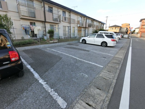 【駐車場】