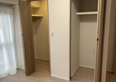 【収納】 | シャンボール本厚木 | デザイン性を重視しすぎて収納が少なかった！なんてことにならないため、事前に現地で収納の数を確認しておくことをお勧めします。クローゼット以外にも床下収納や屋根裏収納、パントリーなどもチェックしましょう。