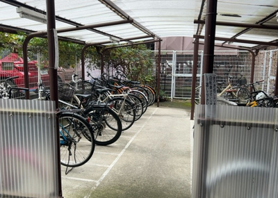 【駐輪場】 | シャンボール本厚木 | マンションの駐輪場は、事前に空きがあるか確認を取ると安心です。せっかく入居したのに駐輪スペースがない！なんてことになったら大変ですよね。そこで、内見時や購入前にはまず事前に確認しておくと良いでしょう。