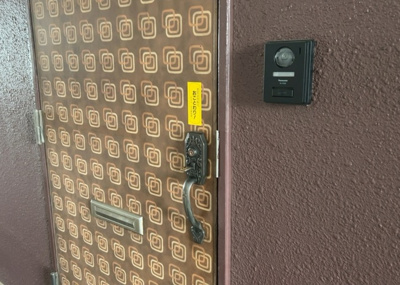 【防犯設備】 | シャンボール本厚木 | 当然のことではありますが、オートロックやセンサーライト、ホームセキュリティーなどの防犯設備があれば、小さいお子様がいるご家庭も安心ですよね！まず物件購入の際は、防犯設備もチェックするようにしましょう。