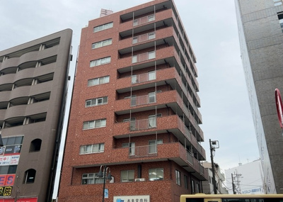 【外観】 | シャンボール本厚木 | ＲＣ造、Reinforced Concreteは直訳すると補強されたコンクリートです。主に柱や梁・床・壁が鉄筋とコンクリートで構成おり、鉄筋を組んだ型枠にコンクリートを流し込んで固めたものを指します。