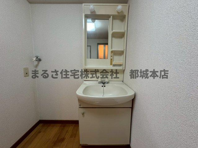 イーストウッドの独立洗面台