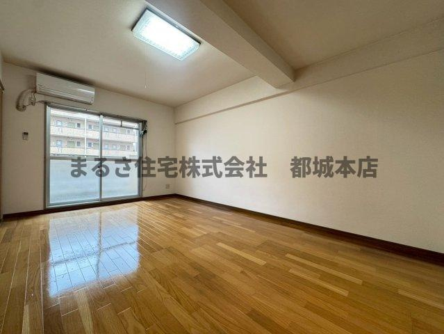 イーストウッドの居間・リビング