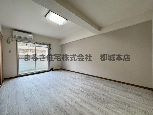 イーストウッドの居間・リビング