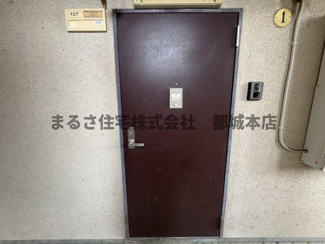 イーストウッドの玄関