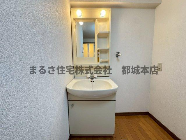 イーストウッドの独立洗面台