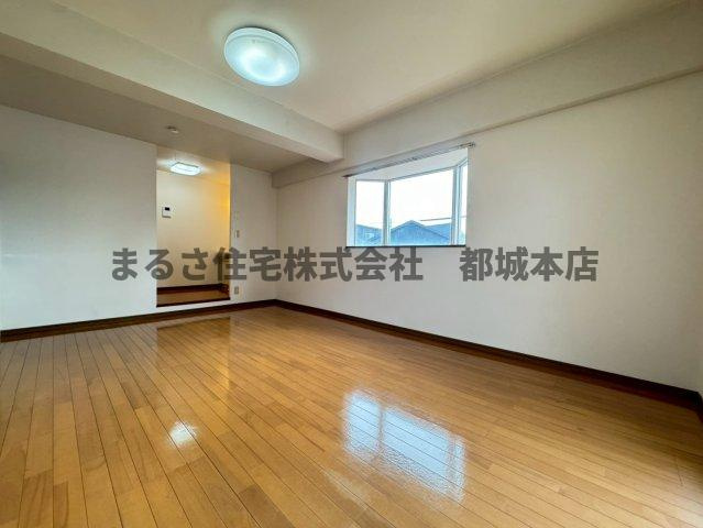 イーストウッドの居間・リビング