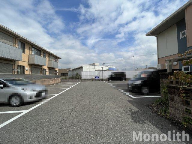 シャーメゾン森の駐車場