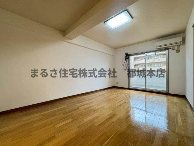 イーストウッドの居間・リビング