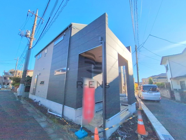 【外観】 | 練馬区南田中５丁目　新築戸建て　A号棟 | 光と風を取り込み、開放感あふれる住まいの顔です