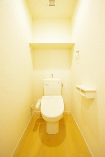 熊本市東区下南部３丁目の賃貸マンションのトイレ