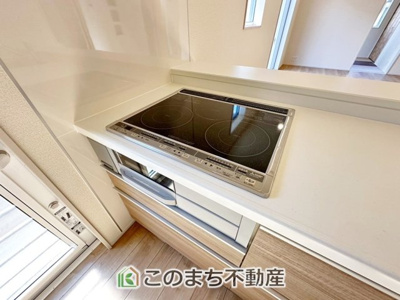 【キッチン】 | ブルーミングガーデン下野市駅東2丁目　4号棟 | IHクッキングヒーターで調理もお掃除も楽々です♪