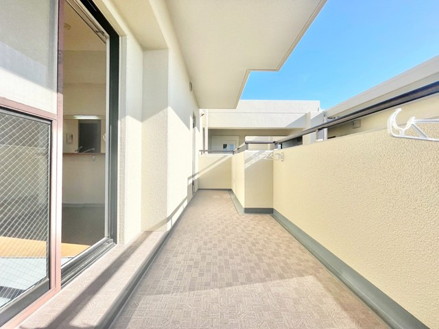 【バルコニー】 | モンテベルデ吹田 | 物件購入の段取りを知りたいお客様には、「ご検討からご契約までの一連の流れ」をご説明させて頂きます。初めて物件購入を検討された方は、ぜひご参考になさって下さい。
