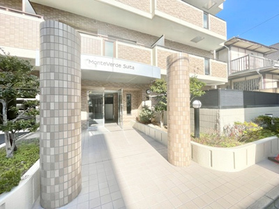 【エントランス】 | モンテベルデ吹田 | 弊社のファイナンシャルプランナーより、将来に向けた資金計画・住宅ローンの無料相談が皆様に大変ご好評頂いております！物件ご購入の前に、まずはお気軽にご相談くださいませ。