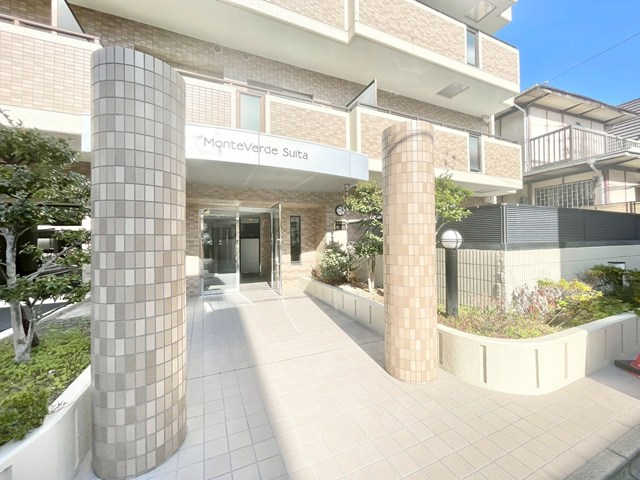 【エントランス】 | モンテベルデ吹田 | 弊社のファイナンシャルプランナーより、将来に向けた資金計画・住宅ローンの無料相談が皆様に大変ご好評頂いております！物件ご購入の前に、まずはお気軽にご相談くださいませ。