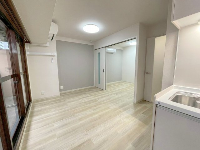 パークモダン新大阪の居間・リビング