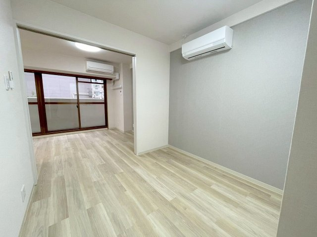 パークモダン新大阪の洋室