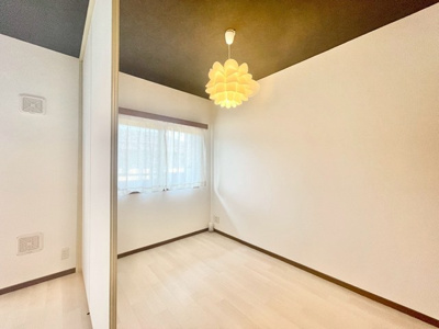 【子供部屋】 | 豊中上野西パークハウス | 現在ご返済中のカーローン・カードローン・教育ローンなどを住宅ローンに一本化したり、家具家電購入費用・引越し費用を住宅ローンと組み合わせるなど、お客さまにメリットの多い住宅ローンのご提案が可能です。
