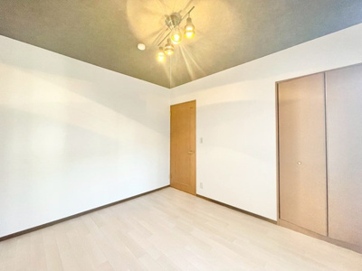 【子供部屋】 | 豊中上野西パークハウス | エイブル売買事業部では、箕面市・豊中市・吹田市・池田市・茨木市・高槻市の北摂エリア全域で、物件のご紹介を致しております。北摂エリアにて購入物件をお探しの際は、当社までお問合せ下さいませ。