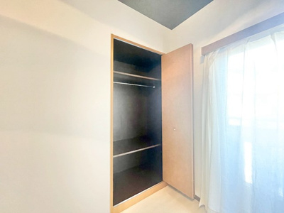 【収納】 | 豊中上野西パークハウス | 現在ご返済中のカーローン・カードローン・教育ローンなどを住宅ローンに一本化したり、家具家電購入費用・引越し費用を住宅ローンと組み合わせるなど、お客さまにメリットの多い住宅ローンのご提案が可能です。