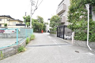 【周辺】 | 豊中上野西パークハウス | 現在ご返済中のカーローン・カードローン・教育ローンなどを住宅ローンに一本化したり、家具家電購入費用・引越し費用を住宅ローンと組み合わせるなど、お客さまにメリットの多い住宅ローンのご提案が可能です。