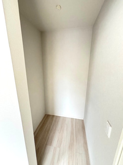 【収納】 | 廿日市市物見西1（前空駅）全2区画　NO1 | 2階　洋室　収納付きでお部屋がスッキリ広く使えます。