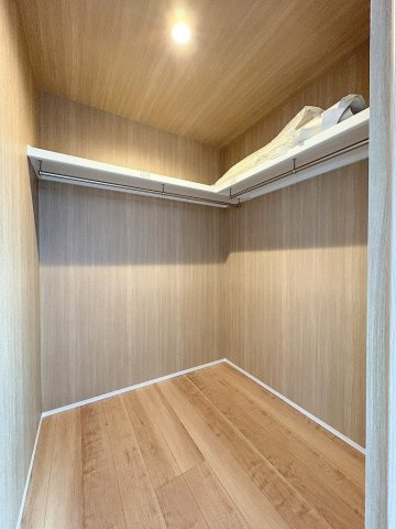 三郷市鷹野1丁目　新築戸建　全1棟の収納|季節物の大物家電の収納にも便利なウォークインクローゼット