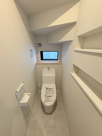 三郷市鷹野1丁目　新築戸建　全1棟のトイレ|1階のトイレです