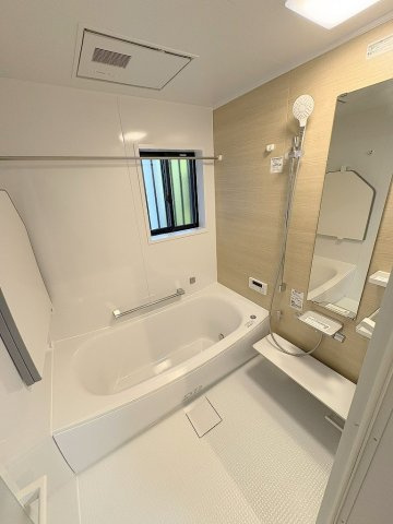 三郷市鷹野1丁目　新築戸建　全1棟の浴室|追焚・浴室乾燥機が付いた快適なお風呂です