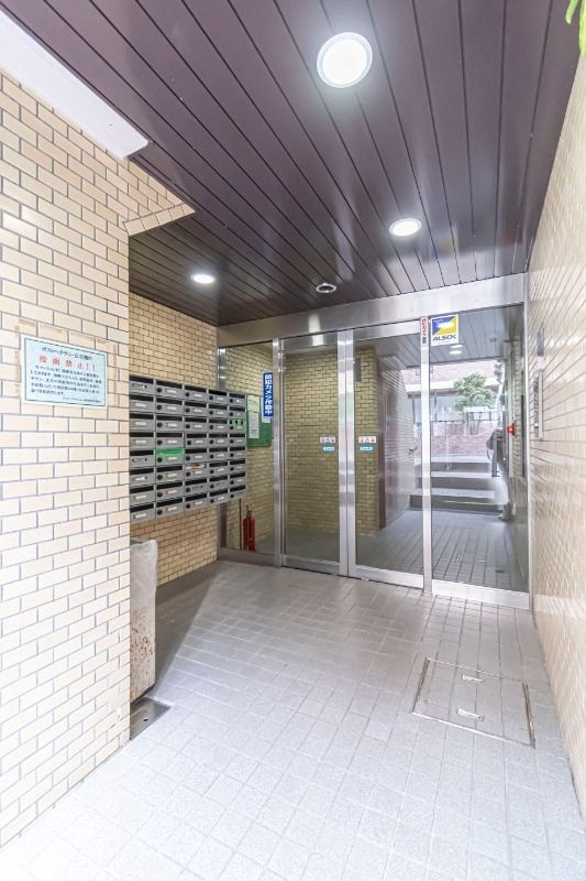 ライオンズマンション西新宿第8のエントランス