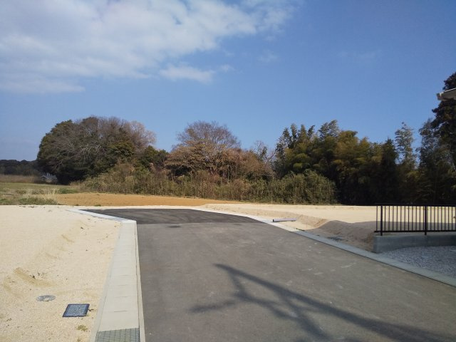 【前面道路含む現地写真】 | フィールズ西岐波（山村）２期 | ９号地前面