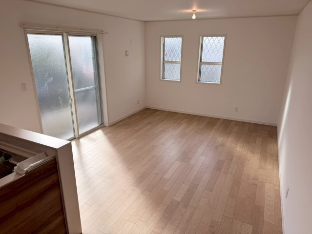 川口市本前川１丁目Ⅰ期　新築一戸建て　1号棟の居間・リビング|こちらのリビングで趣味の時間をお楽しみください