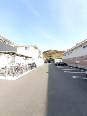 【駐車場】 | メイクロードⅤ | カースペースがあります