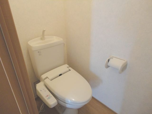 サンフラワーのトイレ|落ち着いた色調のトイレです