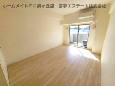 【居間・リビング】 | ＴＫアンバーコート津久野 | ※イメージ　同物件別号室の写真