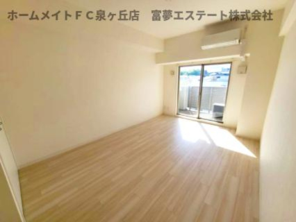 【居間・リビング】 | ＴＫアンバーコート津久野 | ※イメージ　同物件別号室の写真