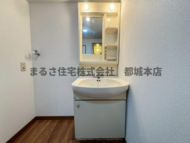 イーストウッドの独立洗面台
