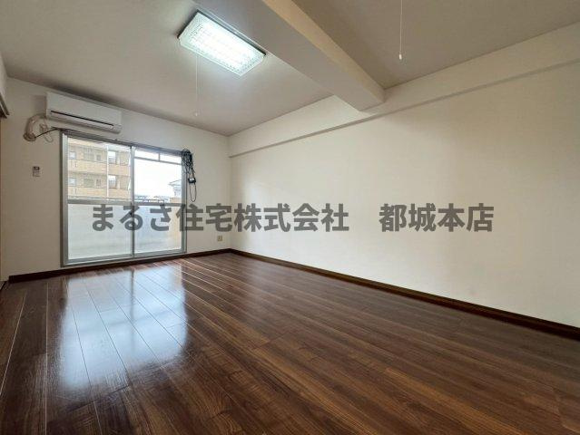 イーストウッドの居間・リビング